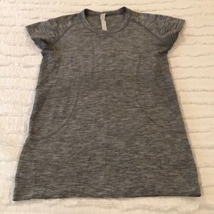 Lululemon Swiftly Shortsleeve, Size 8